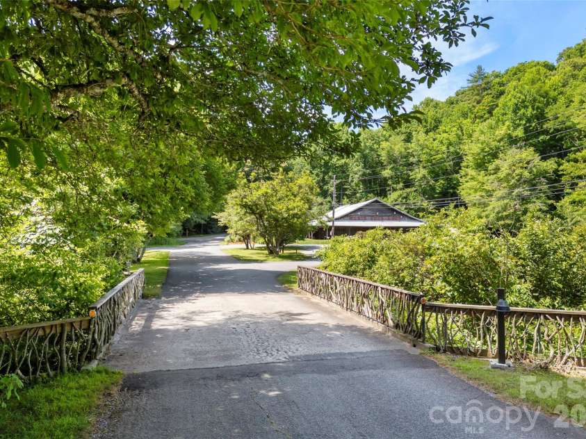 472 Cardinal Road, Brevard, NC 28712.  MLS# CAR4339828, YatesRealty ID 2548. Sherwood Forest Entrance