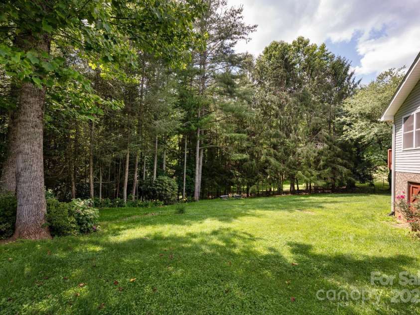 29 Honey Hollow Lane, Fairview, NC 28730.  MLS# CAR4270487, YatesRealty ID 25480. Gorgeous lot perfect for enjoying outdoor time