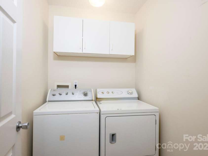 29 Honey Hollow Lane, Fairview, NC 28730.  MLS# CAR4270487, YatesRealty ID 25480. Laundry room