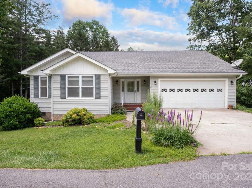 29 Honey Hollow Lane, Fairview, NC 28730.  MLS# CAR4270487, YatesRealty ID 25480. Welcome to 29 Honey Hollow Ln