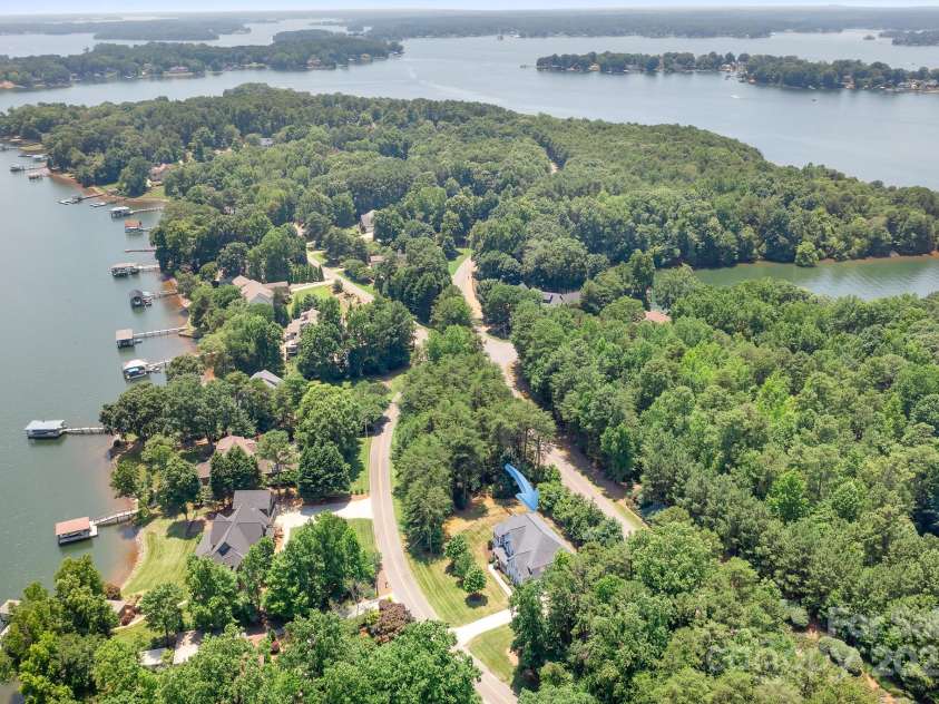 738 Kemp Road, Mooresville, NC 28117.  MLS# CAR4273057, YatesRealty ID 25481. 400 Yards to Public Boat ramp
