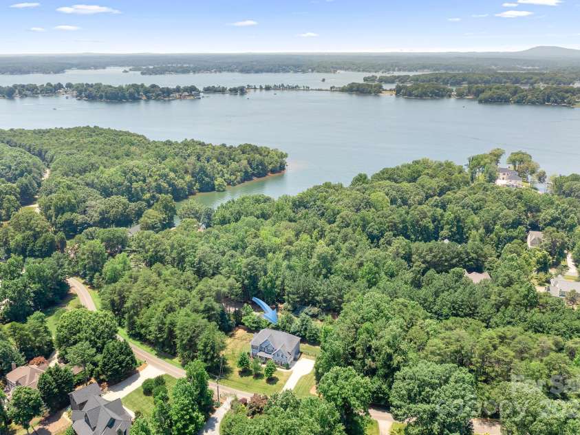 738 Kemp Road, Mooresville, NC 28117.  MLS# CAR4273057, YatesRealty ID 25481. 