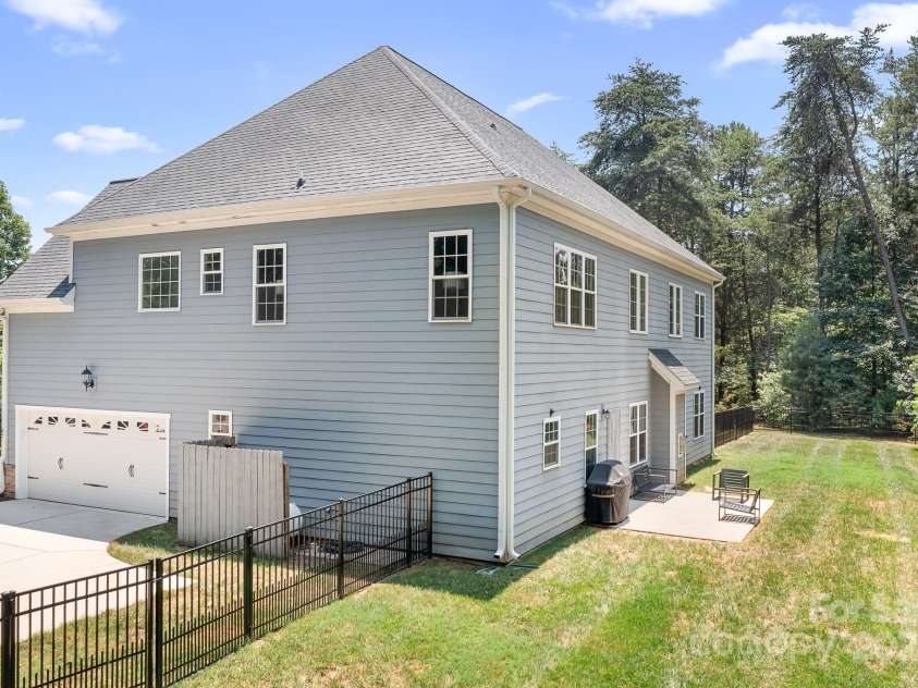 738 Kemp Road, Mooresville, NC 28117.  MLS# CAR4273057, YatesRealty ID 25481. 