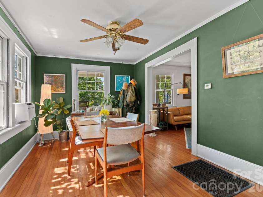 238 Forest Hill Drive, Asheville, NC 28803.  MLS# CAR4384650, YatesRealty ID 25482. 