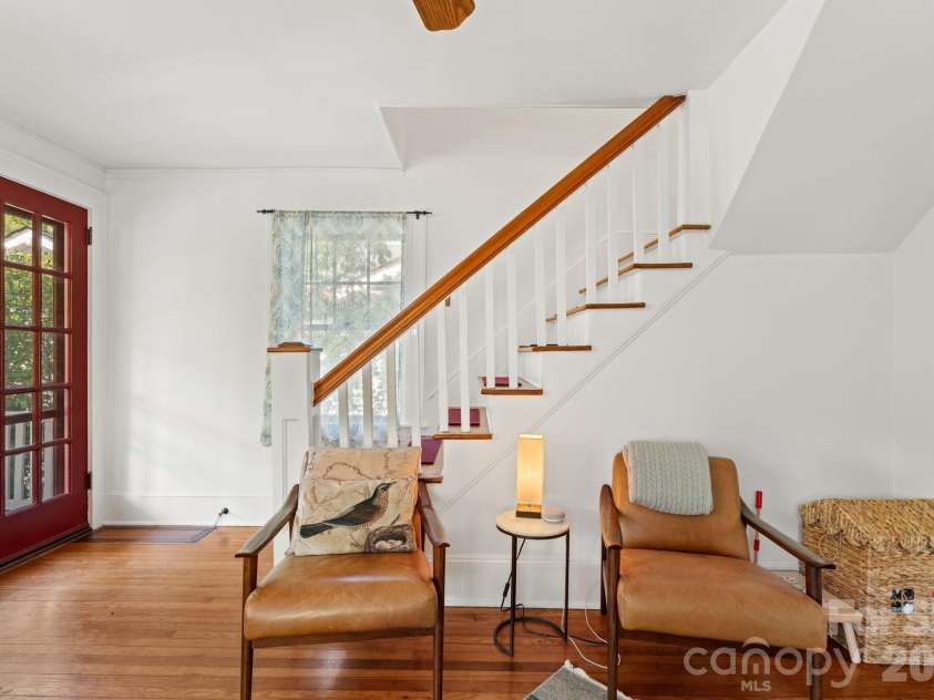 238 Forest Hill Drive, Asheville, NC 28803.  MLS# CAR4384650, YatesRealty ID 25482. 