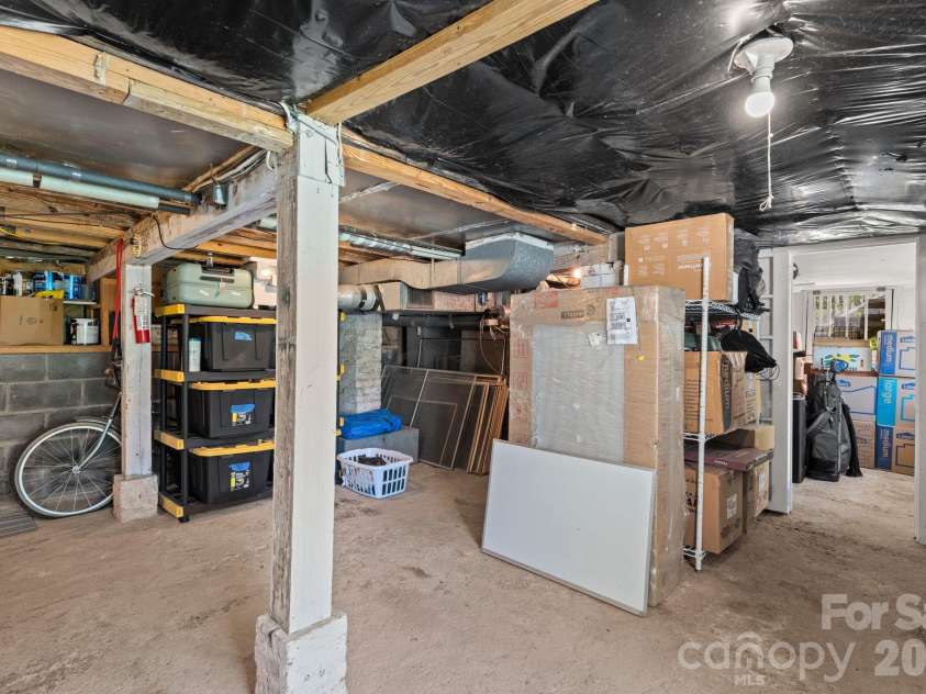 238 Forest Hill Drive, Asheville, NC 28803.  MLS# CAR4384650, YatesRealty ID 25482. 