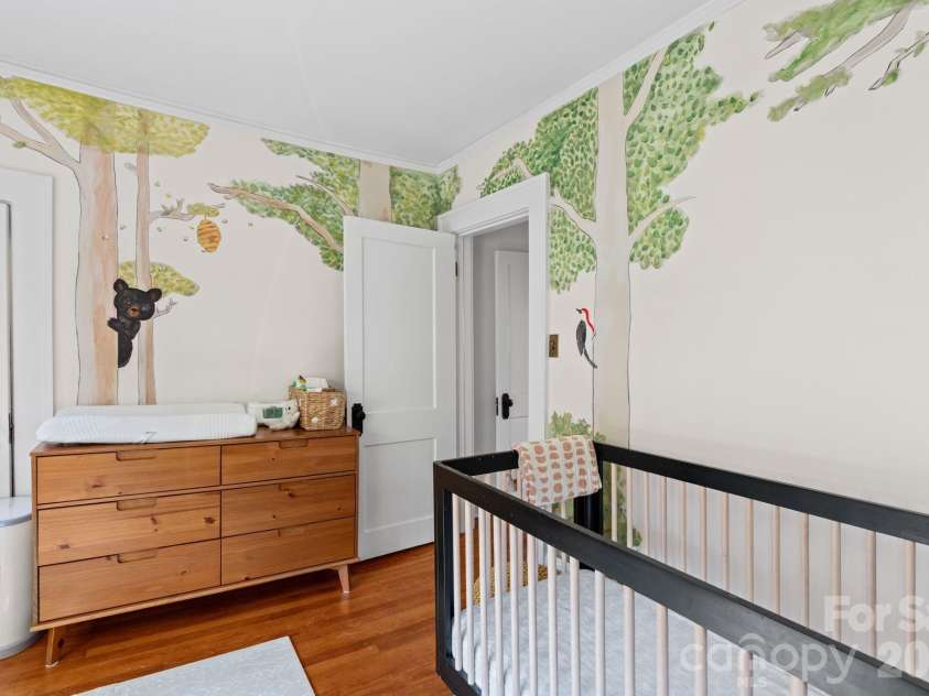 238 Forest Hill Drive, Asheville, NC 28803.  MLS# CAR4384650, YatesRealty ID 25482. 