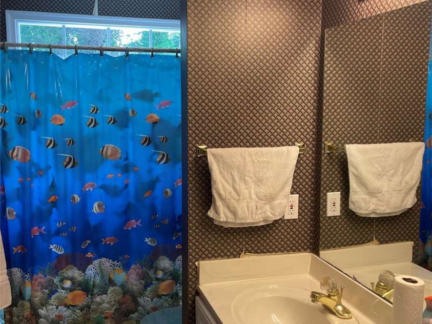 2836 Pickering Road, Greensboro, NC 27407.  MLS# CAR4275274, YatesRealty ID 25483. 2nd Bathroom