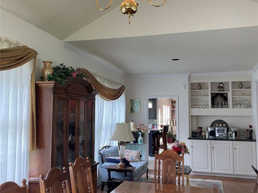 2836 Pickering Road, Greensboro, NC 27407.  MLS# CAR4275274, YatesRealty ID 25483. Built in bar