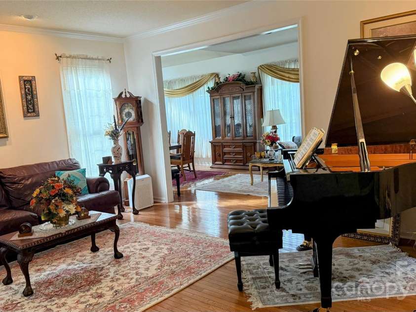 2836 Pickering Road, Greensboro, NC 27407.  MLS# CAR4275274, YatesRealty ID 25483. Dining Room