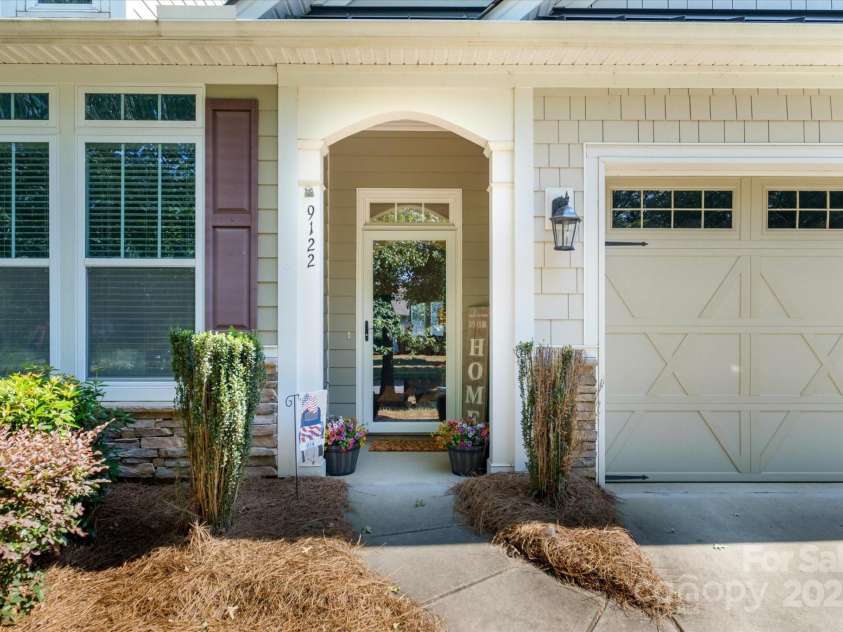9122 Carneros Creek Road, Charlotte, NC 28214.  MLS# CAR4278394, YatesRealty ID 25484. 