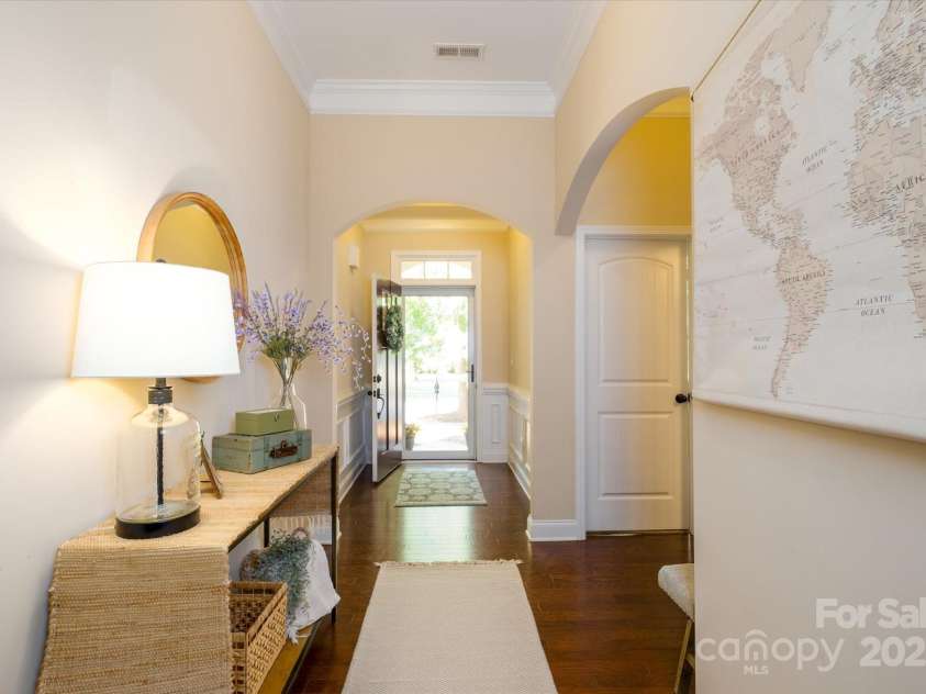 9122 Carneros Creek Road, Charlotte, NC 28214.  MLS# CAR4278394, YatesRealty ID 25484. 