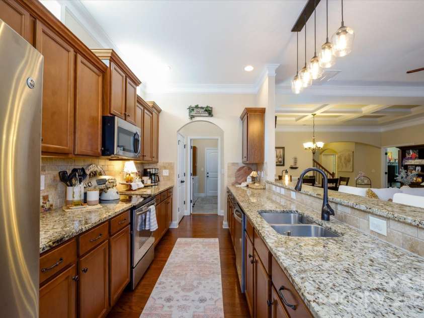 9122 Carneros Creek Road, Charlotte, NC 28214.  MLS# CAR4278394, YatesRealty ID 25484. Kitchen