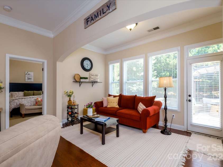 9122 Carneros Creek Road, Charlotte, NC 28214.  MLS# CAR4278394, YatesRealty ID 25484. Sunroom