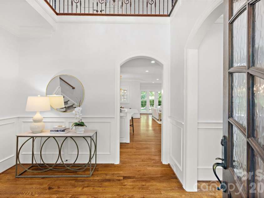 2427 Danbury Street, Charlotte, NC 28211.  MLS# CAR4381127, YatesRealty ID 25485. 