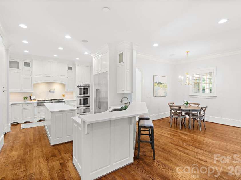 2427 Danbury Street, Charlotte, NC 28211.  MLS# CAR4381127, YatesRealty ID 25485. 