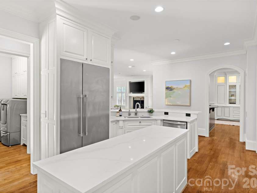 2427 Danbury Street, Charlotte, NC 28211.  MLS# CAR4381127, YatesRealty ID 25485. 