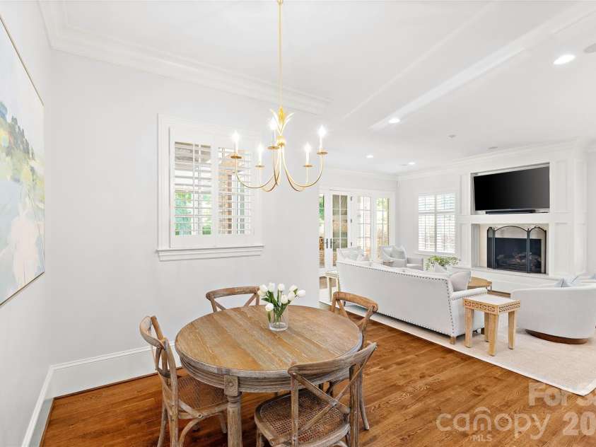 2427 Danbury Street, Charlotte, NC 28211.  MLS# CAR4381127, YatesRealty ID 25485. 