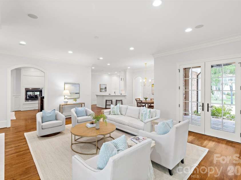 2427 Danbury Street, Charlotte, NC 28211.  MLS# CAR4381127, YatesRealty ID 25485. 