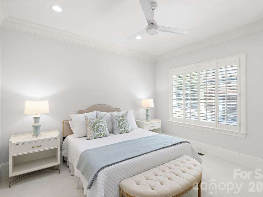 2427 Danbury Street, Charlotte, NC 28211.  MLS# CAR4381127, YatesRealty ID 25485. 
