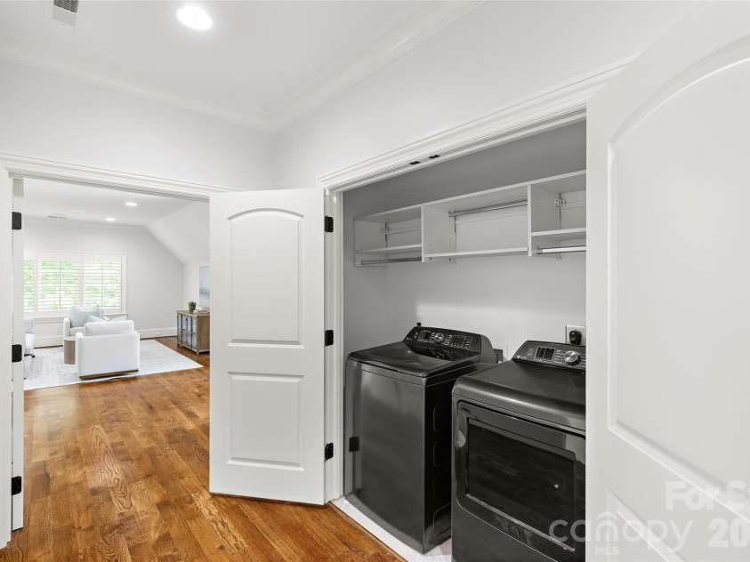 2427 Danbury Street, Charlotte, NC 28211.  MLS# CAR4381127, YatesRealty ID 25485. 