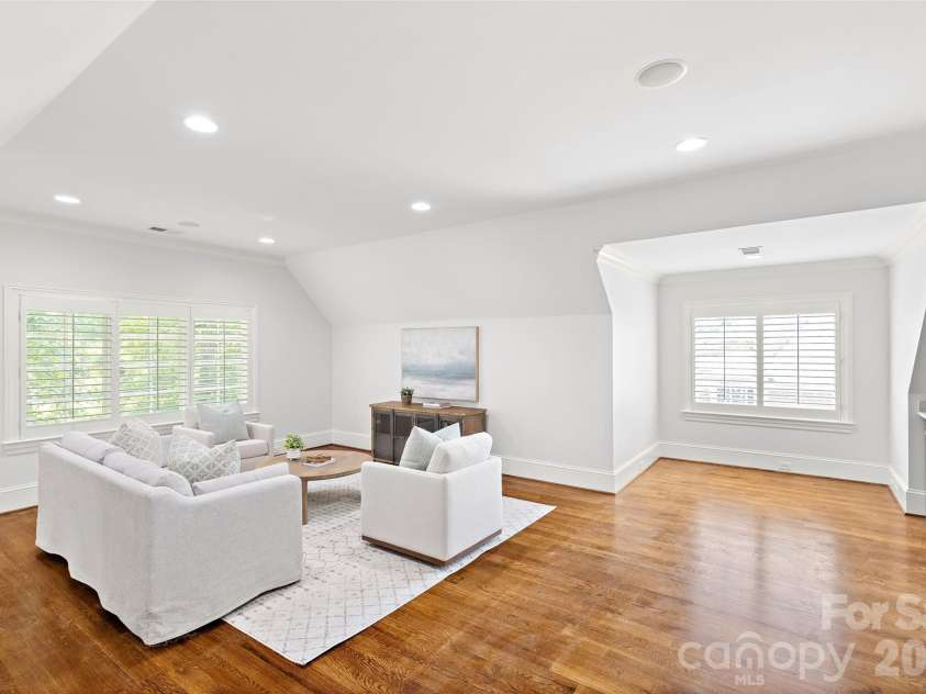 2427 Danbury Street, Charlotte, NC 28211.  MLS# CAR4381127, YatesRealty ID 25485. 