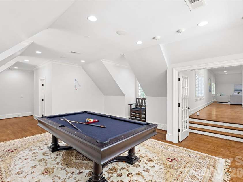 2427 Danbury Street, Charlotte, NC 28211.  MLS# CAR4381127, YatesRealty ID 25485. 