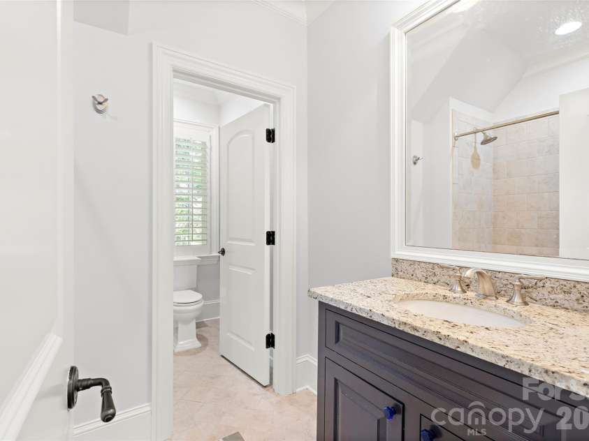 2427 Danbury Street, Charlotte, NC 28211.  MLS# CAR4381127, YatesRealty ID 25485. 