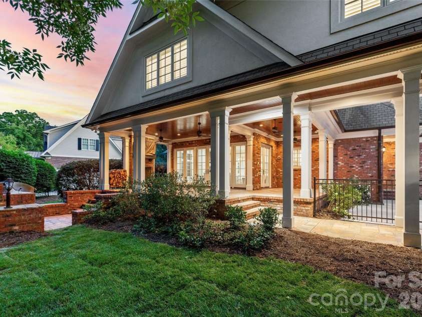 2427 Danbury Street, Charlotte, NC 28211.  MLS# CAR4381127, YatesRealty ID 25485. 