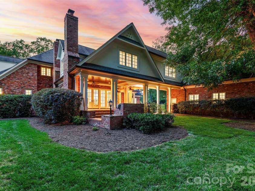 2427 Danbury Street, Charlotte, NC 28211.  MLS# CAR4381127, YatesRealty ID 25485. 
