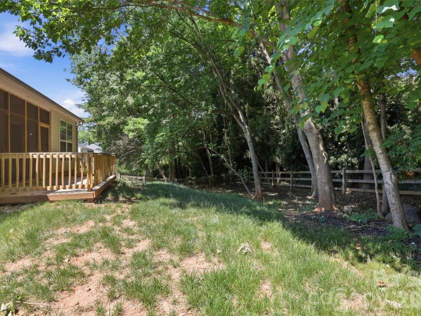 2454 Carmathen Road, Charlotte, NC 28269.  MLS# CAR4353885, YatesRealty ID 25486. 