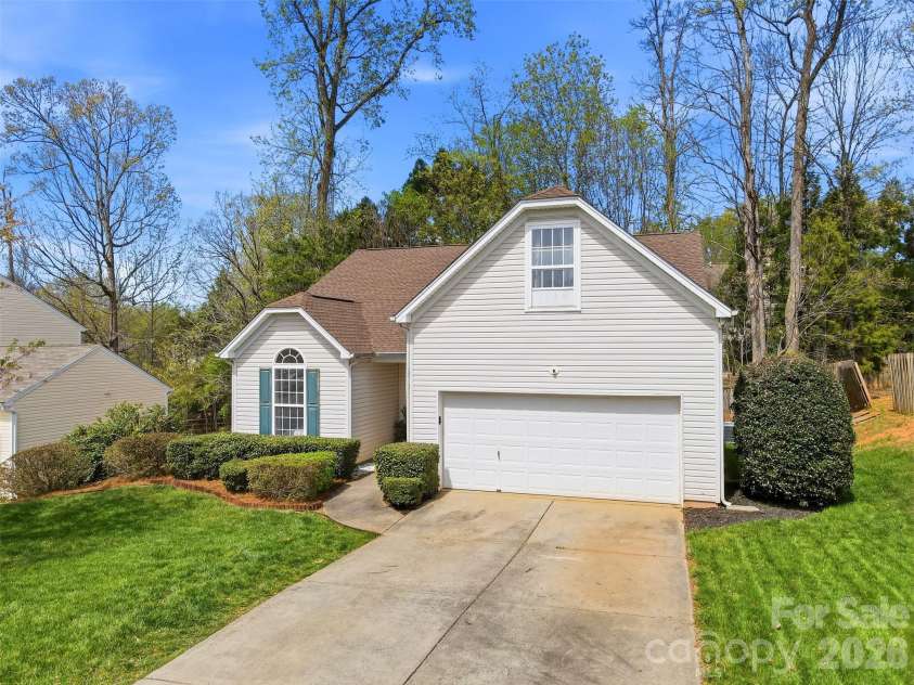 2454 Carmathen Road, Charlotte, NC 28269.  MLS# CAR4353885, YatesRealty ID 25486. 
