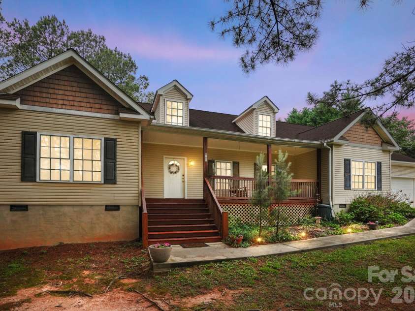 4376 Scenic View Court, Iron Station, NC 28080.  MLS# CAR4366648, YatesRealty ID 25487. 