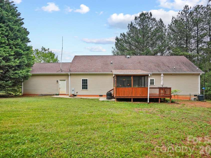 4376 Scenic View Court, Iron Station, NC 28080.  MLS# CAR4366648, YatesRealty ID 25487. 