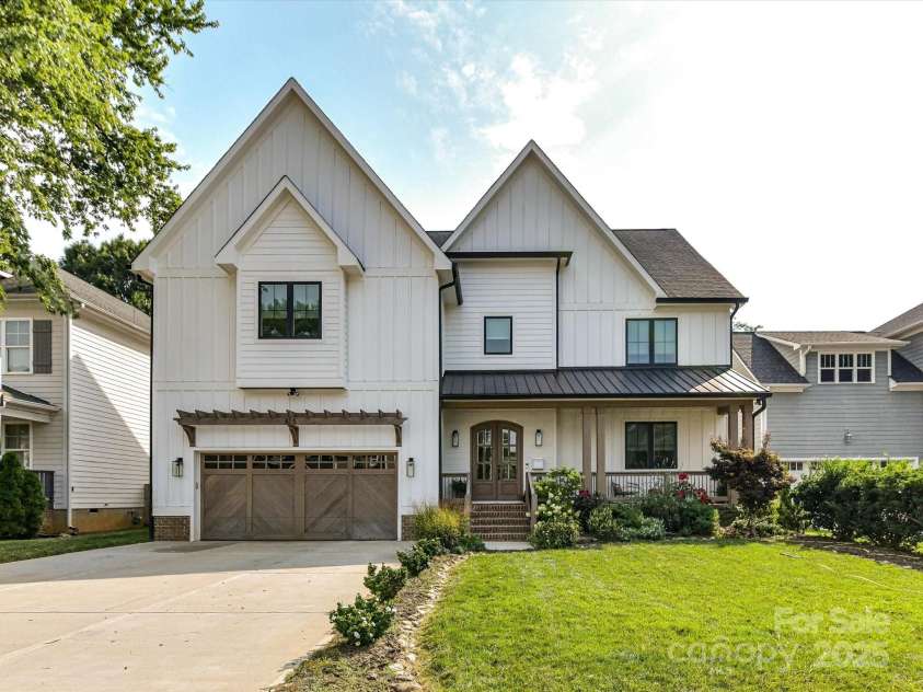 615 Melbourne Court, Charlotte, NC 28209.  MLS# CAR4279711, YatesRealty ID 25487. 