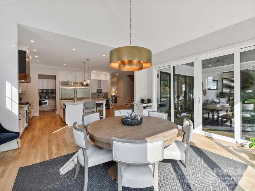 615 Melbourne Court, Charlotte, NC 28209.  MLS# CAR4279711, YatesRealty ID 25487. Dining Area