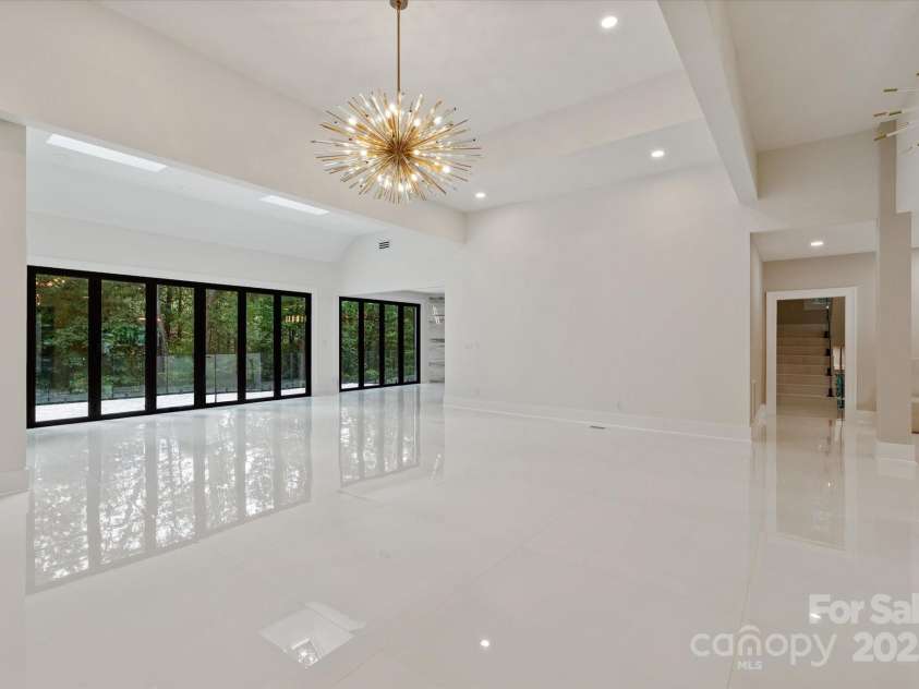 15617 Eagleview Drive, Charlotte, NC 28278.  MLS# CAR4272216, YatesRealty ID 25488. 