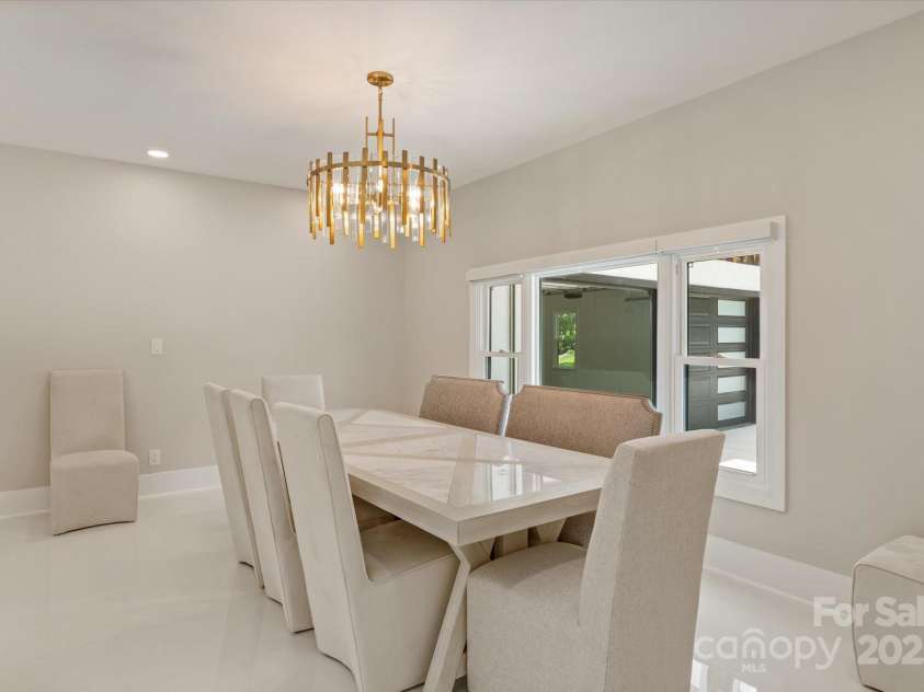 15617 Eagleview Drive, Charlotte, NC 28278.  MLS# CAR4272216, YatesRealty ID 25488. 