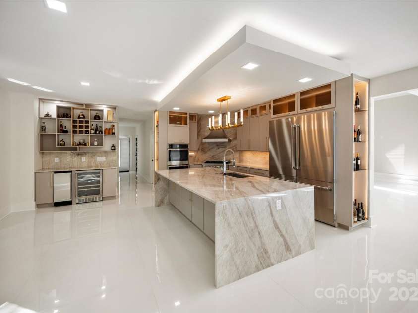 15617 Eagleview Drive, Charlotte, NC 28278.  MLS# CAR4272216, YatesRealty ID 25488. 