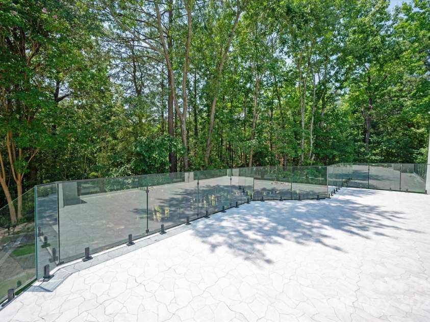 15617 Eagleview Drive, Charlotte, NC 28278.  MLS# CAR4272216, YatesRealty ID 25488. 