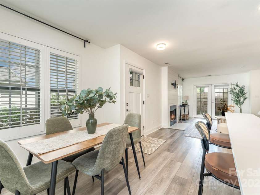 1533 Briar Creek Road, Charlotte, NC 28205.  MLS# CAR4255020, YatesRealty ID 25489. 