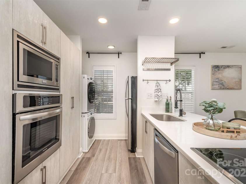 1533 Briar Creek Road, Charlotte, NC 28205.  MLS# CAR4255020, YatesRealty ID 25489. 