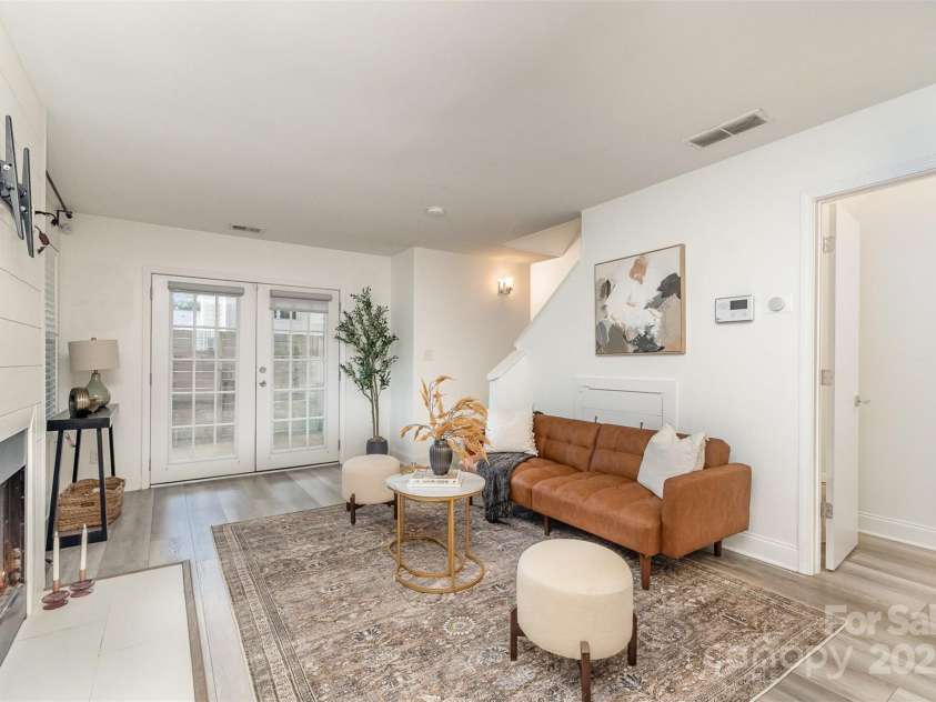 1533 Briar Creek Road, Charlotte, NC 28205.  MLS# CAR4255020, YatesRealty ID 25489. 