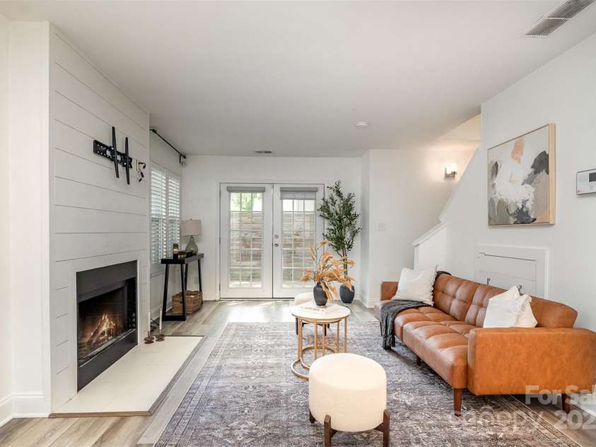 1533 Briar Creek Road, Charlotte, NC 28205.  MLS# CAR4255020, YatesRealty ID 25489. 