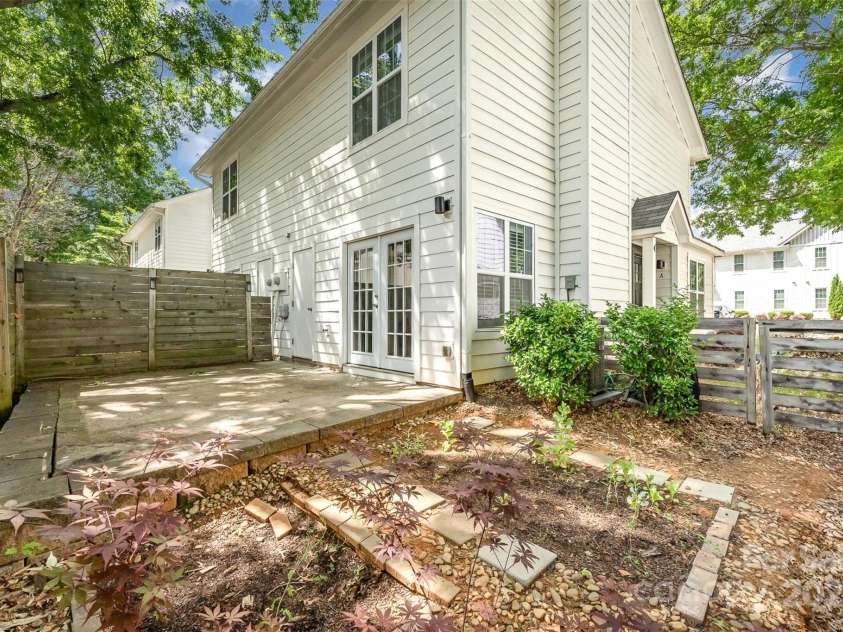1533 Briar Creek Road, Charlotte, NC 28205.  MLS# CAR4255020, YatesRealty ID 25489. 