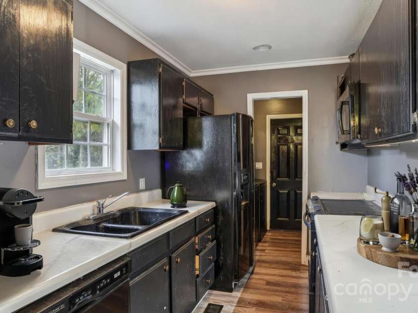 106 Williams Road, Kings Mountain, NC 28086.  MLS# CAR4320404, YatesRealty ID 2549. Kitchen