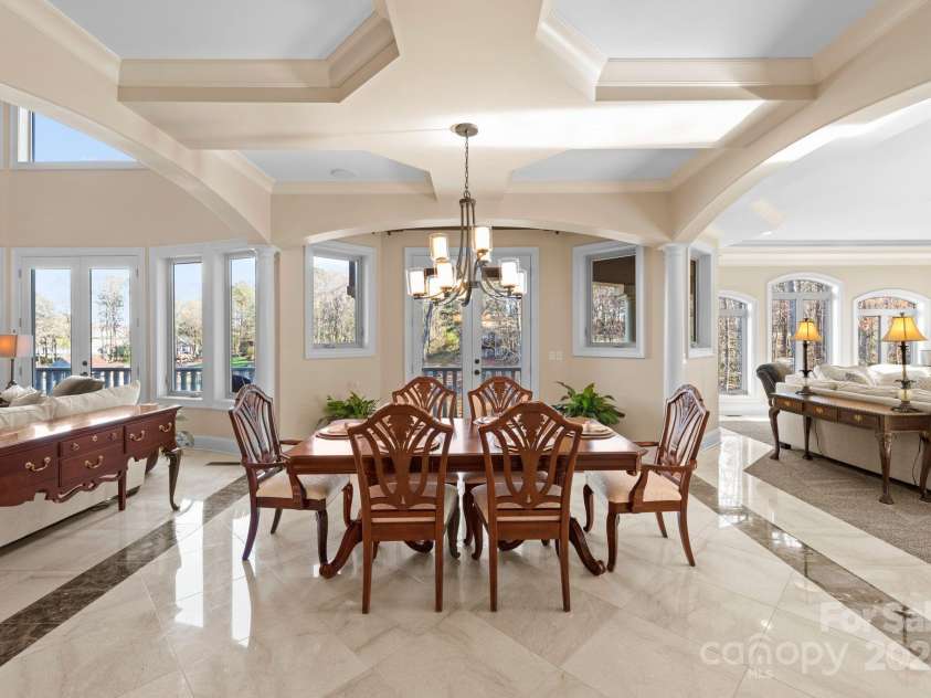 237 Wilson Lake Road, Mooresville, NC 28117.  MLS# CAR4218065, YatesRealty ID 2549. Custom ceiling