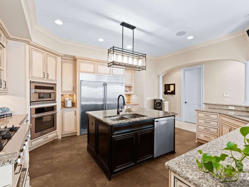 237 Wilson Lake Road, Mooresville, NC 28117.  MLS# CAR4218065, YatesRealty ID 2549. Gourmet Kitchen