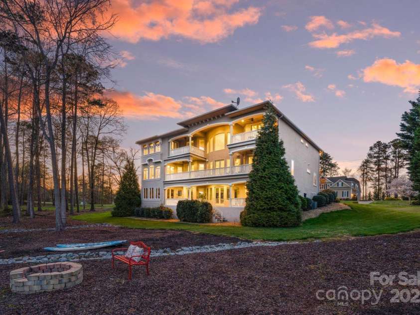 237 Wilson Lake Road, Mooresville, NC 28117.  MLS# CAR4218065, YatesRealty ID 2549. Stunning home