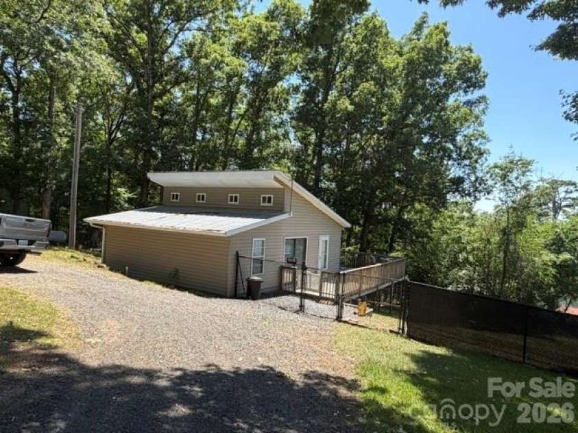 240 Skyline Drive, New London, NC 28127.  MLS# CAR4386448, YatesRealty ID 25490. 